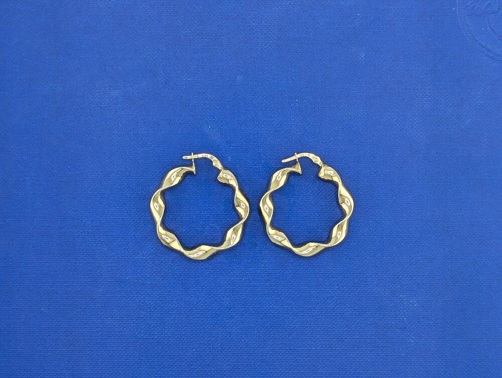 14ky Ribbon Twist Hoop Earrings - 3.0g